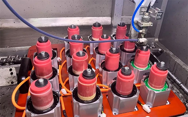 伺服電機生產(chǎn)中的關鍵工藝——密封罐膠